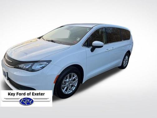 Bright White Clearcoat 2023 Chrysler Voyager LX