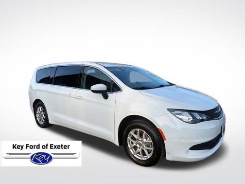 Bright White Clearcoat 2023 Chrysler Voyager LX