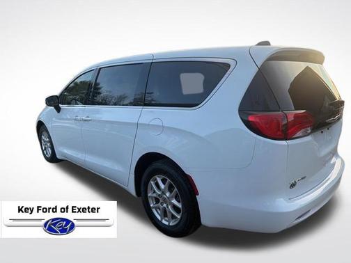 Bright White Clearcoat 2023 Chrysler Voyager LX