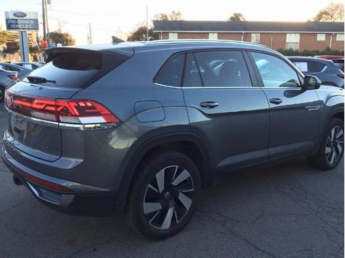 2024 Volkswagen Atlas Cross Sport 2.0T SE W/ TECHNOLOGY