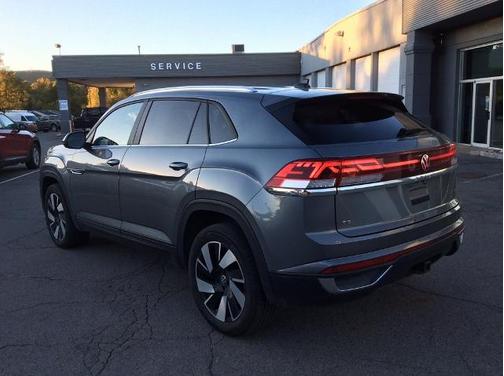 2024 Volkswagen Atlas Cross Sport 2.0T SE W/ TECHNOLOGY