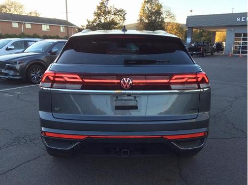 2024 Volkswagen Atlas Cross Sport 2.0T SE W/ TECHNOLOGY