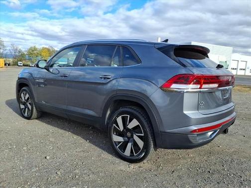 2024 Volkswagen Atlas Cross Sport 2.0T SE W/ TECHNOLOGY