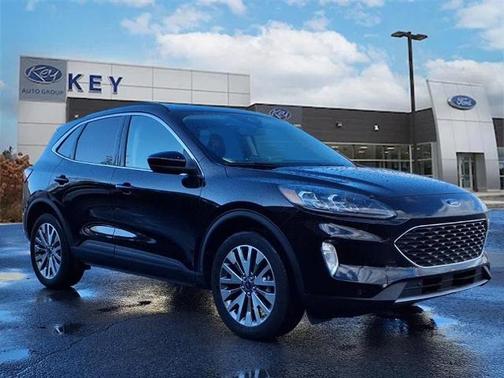 2022 Ford Escape TITANIUM