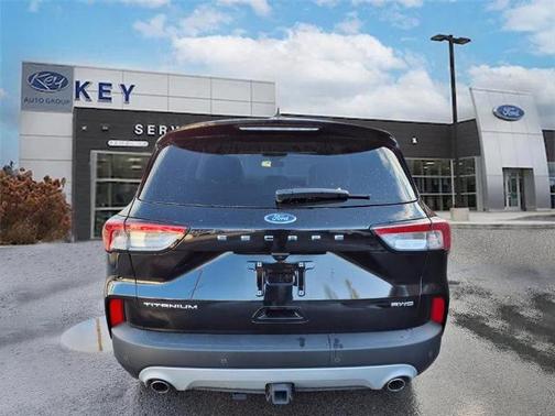 2022 Ford Escape TITANIUM