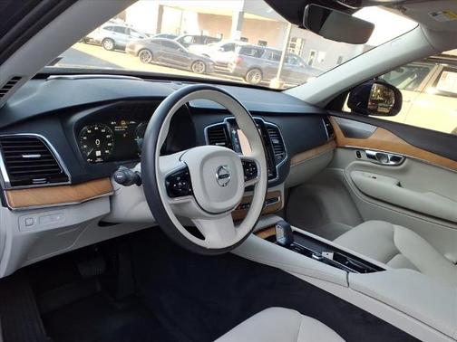 2022 Volvo XC90 T8 INSCRIPTION EXPRESSION 7 PASSENGER
