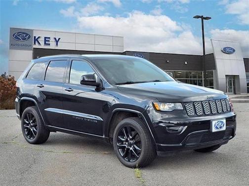 2022 Jeep Grand Cherokee LAREDO