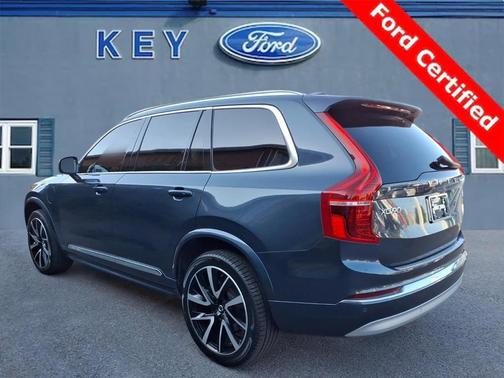 2022 Volvo XC90 Recharge Plug-In Hybrid T8 Inscription Expression 7 Passenger