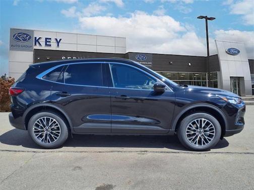 2025 Ford Escape PHEV SE