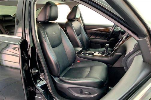 2014 INFINITI Q50 Premium