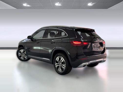 Night Black 2025 Mercedes-Benz GLA 250 4MATIC