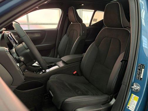 2024 Volvo XC40 Recharge Pure Electric Ultimate