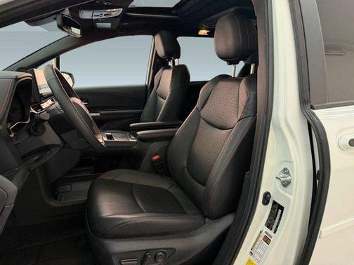 2025 Toyota Sienna XSE 7 Passenger