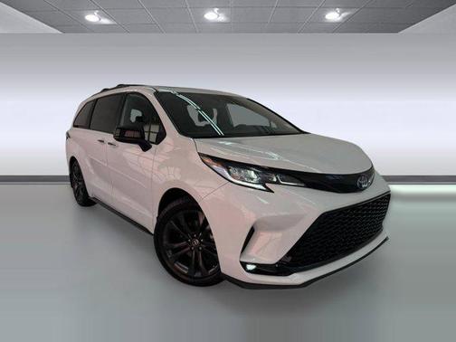 2025 Toyota Sienna XSE 7 Passenger