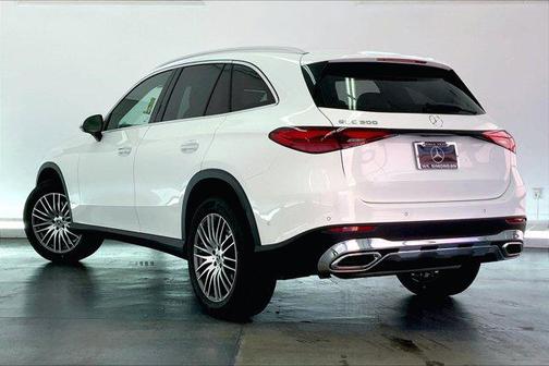 2025 Mercedes-Benz GLC 300 Base