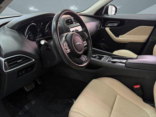 2019 Jaguar F-PACE 25t Premium