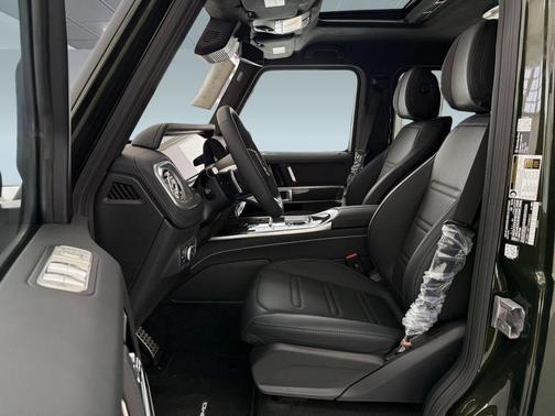 MANUFAKTUR Olive Metallic 2026 Mercedes-Benz G-Class G 550
