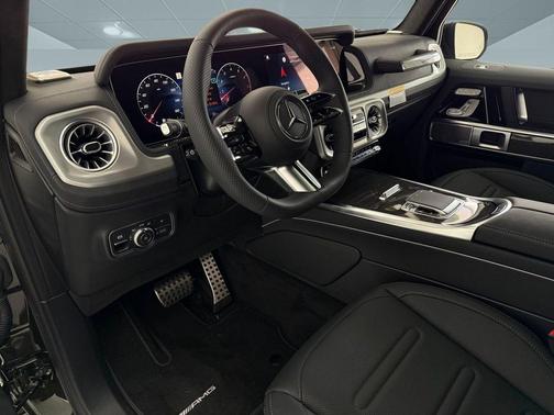 MANUFAKTUR Olive Metallic 2026 Mercedes-Benz G-Class G 550