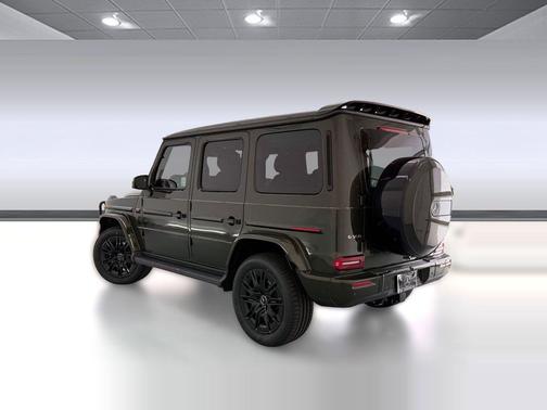 MANUFAKTUR Olive Metallic 2026 Mercedes-Benz G-Class G 550