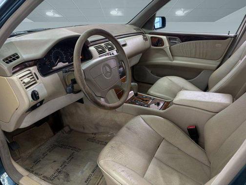 1999 Mercedes-Benz E-Class 4dr Wgn 3.2L