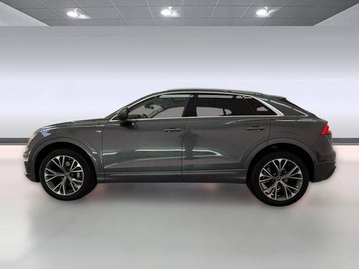 Daytona Gray Pearl Effect 2022 Audi Q8 55 Premium Plus