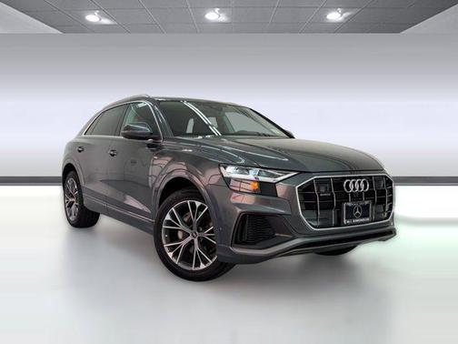 Daytona Gray Pearl Effect 2022 Audi Q8 55 Premium Plus