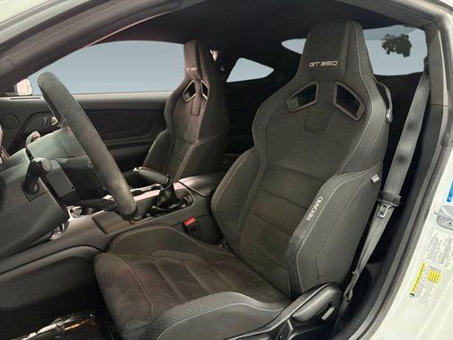 2018 Ford Shelby GT350 Base