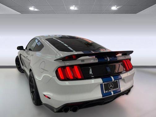 2018 Ford Shelby GT350 Base