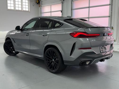 Skyscraper Grey Metallic 2024 BMW X6 xDrive40i
