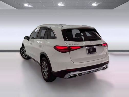 2026 Mercedes-Benz GLC 300 4MATIC