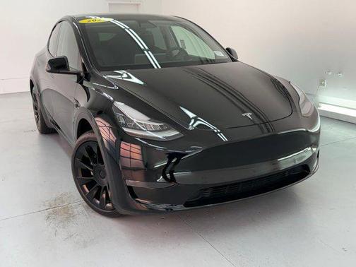 2022 Tesla Model Y Long Range Dual Motor All-Wheel Drive