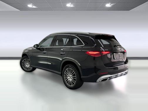 Black 2026 Mercedes-Benz GLC 300 Base