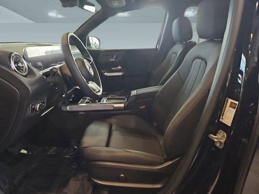 2025 Mercedes-Benz GLB 250 4MATIC