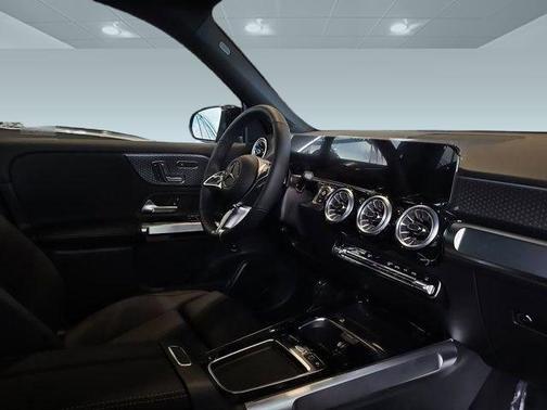 2025 Mercedes-Benz GLB 250 4MATIC