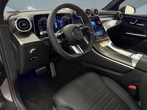 Graphite Grey Metallic 2026 Mercedes-Benz GLC 300 Base