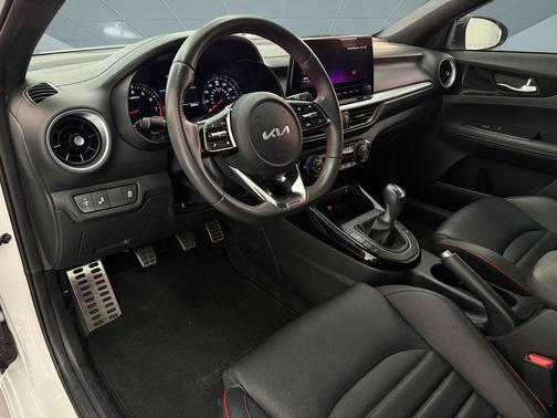 Snow White Pearl 2024 Kia Forte GT