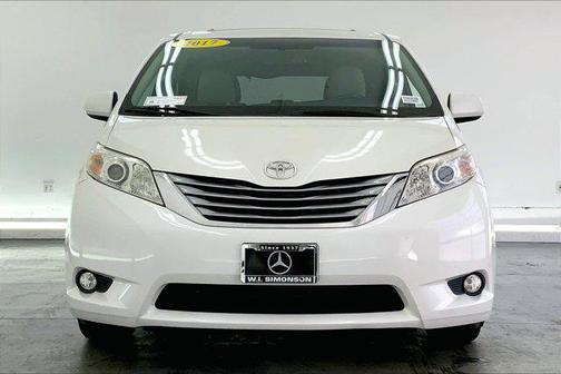 2017 Toyota Sienna XLE