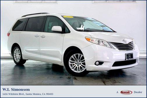 2017 Toyota Sienna XLE