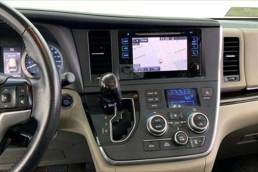 2017 Toyota Sienna XLE