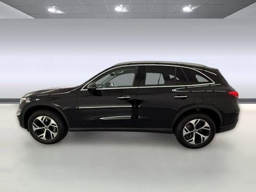 Black 2025 Mercedes-Benz GLC 350e Base