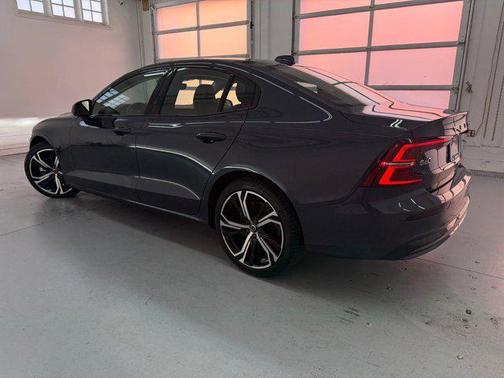 2025 Volvo S60 B5 Core