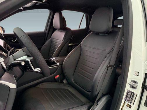 2026 Mercedes-Benz GLC 300 Base