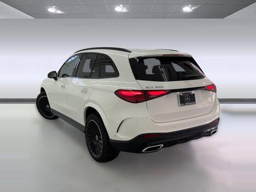2026 Mercedes-Benz GLC 300 Base