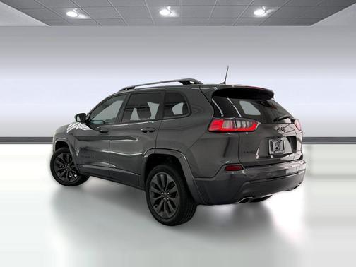 Granite Crystal Metallic Clearcoat 2019 Jeep Cherokee High Altitude