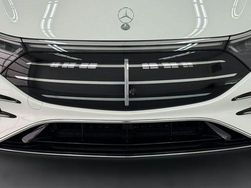 Polar White 2026 Mercedes-Benz EQS 450 4MATIC