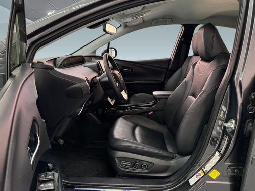 Magnetic Gray Metallic 2017 Toyota Prius Prime Advanced