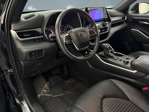 Celestial Silver Metallic 2021 Toyota Highlander Limited