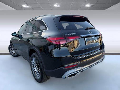 2026 Mercedes-Benz GLC 300 Base