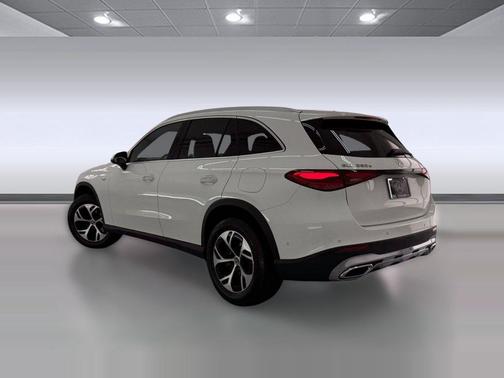 Polar White 2025 Mercedes-Benz GLC 350e Base