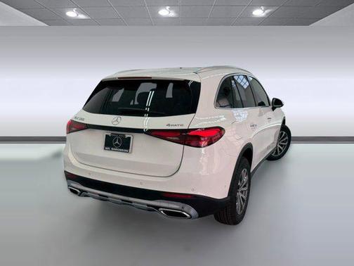 2026 Mercedes-Benz GLC 300 4MATIC